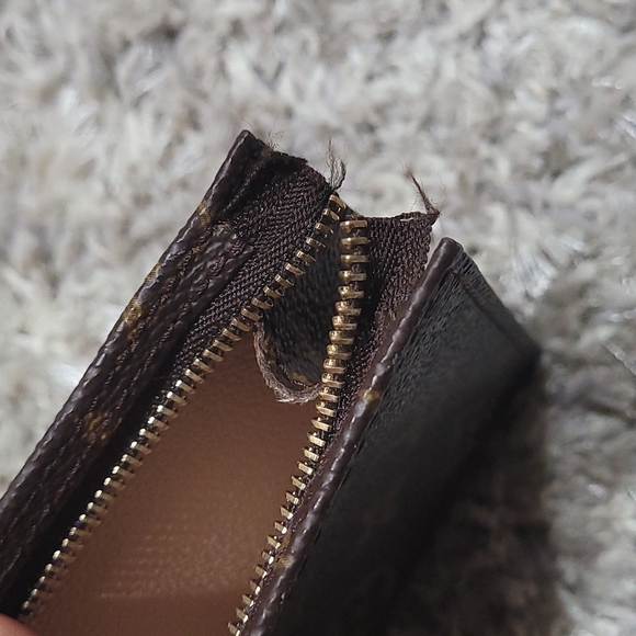 Louis Vuitton Cosmetics Pouch / Pochette - Picture 5 of 16